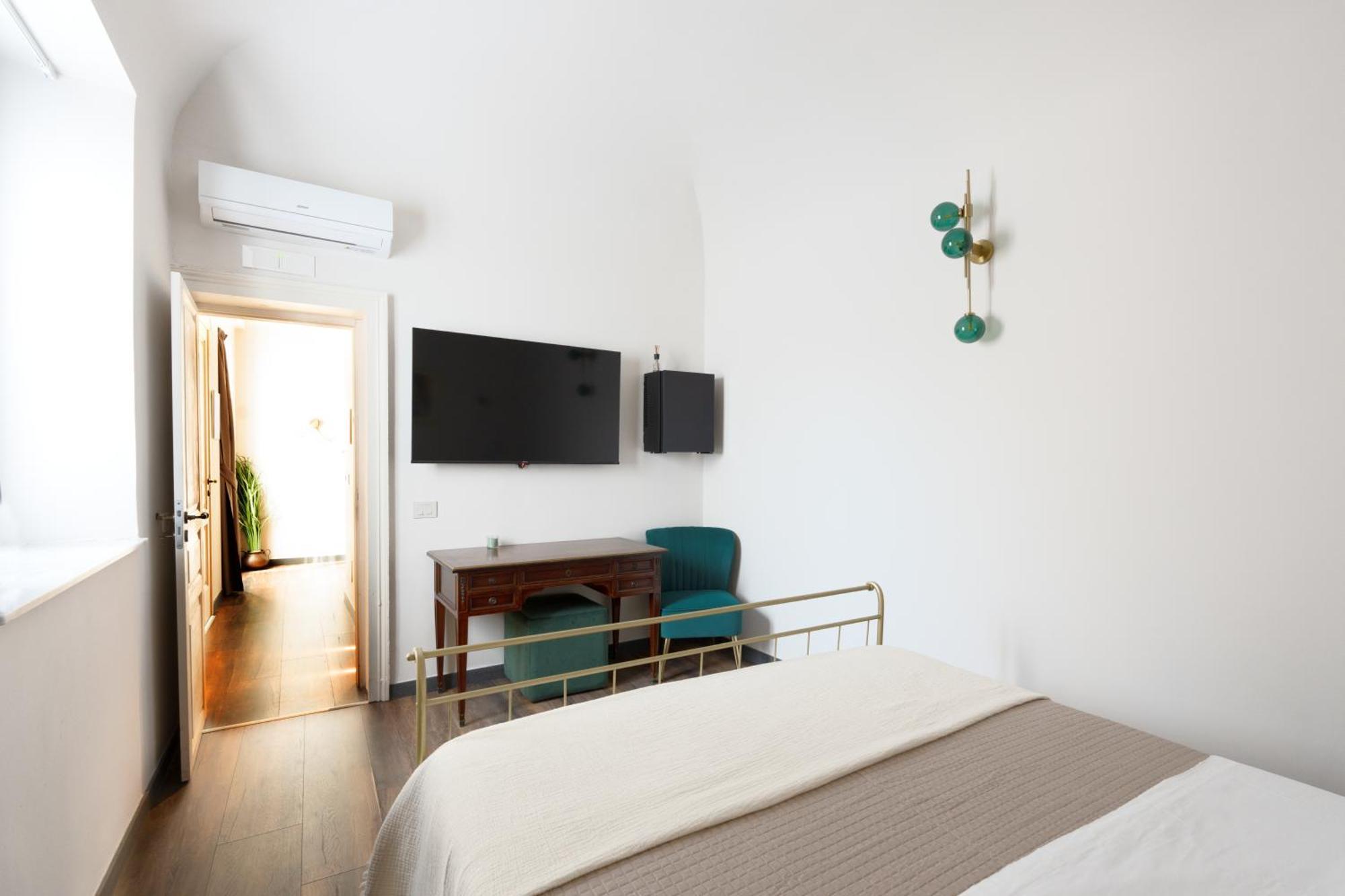 Holiday Lux Boutique Room カターニア エクステリア 写真